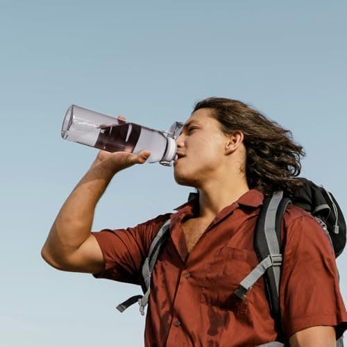 UZSPACE Kinder Trinkflasche 600ml - Sportlich, Auslaufsicher & Spülmaschinenfest zur Schule und Outdoor aktivarten für M