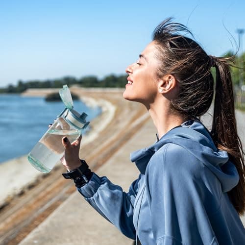 UZSPACE Kinder Trinkflasche 600ml - Sportlich, Auslaufsicher & Spülmaschinenfest zur Schule und Outdoor aktivarten für M